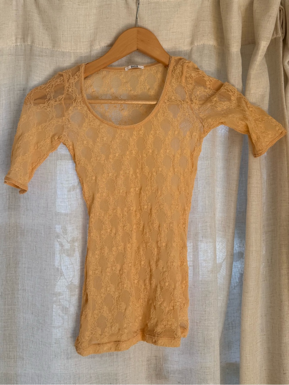 Wolford Women’s Lace Scoop Neck Top - Peach